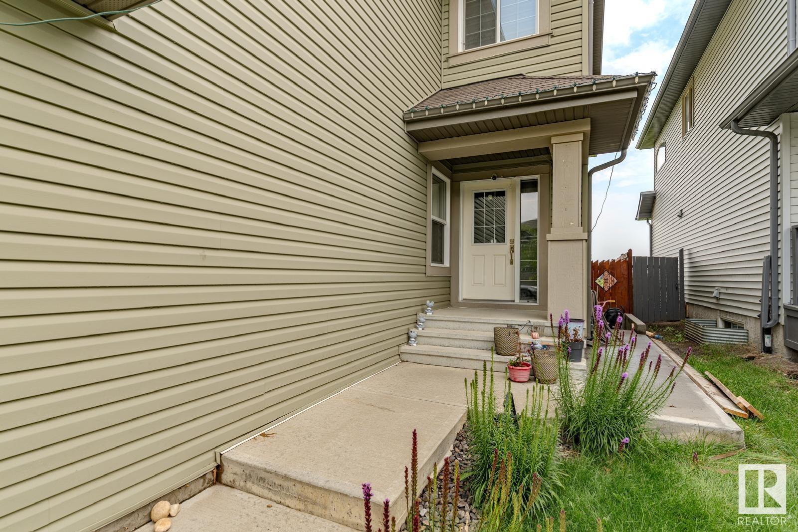 Property at 2922 17A Avenue NW image 4