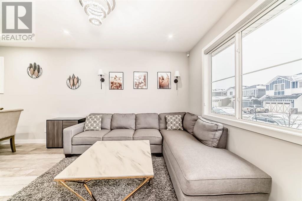 Property at 226 chelsea Heath image 4