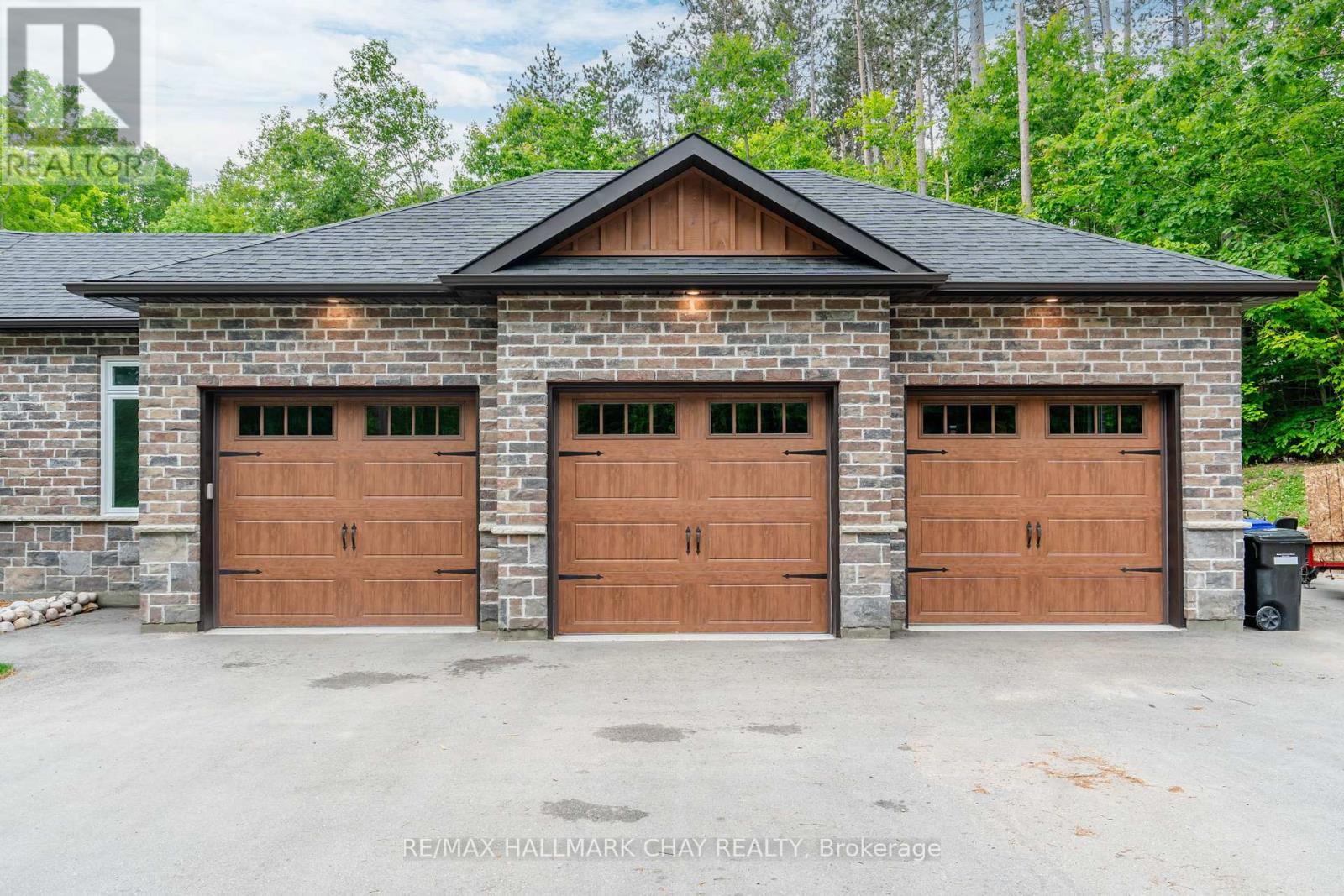 Property at 2 TIMBERLAND COURT S image 5