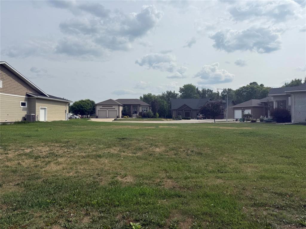 8 Irvin Place, Portage La Prairie, Manitoba
