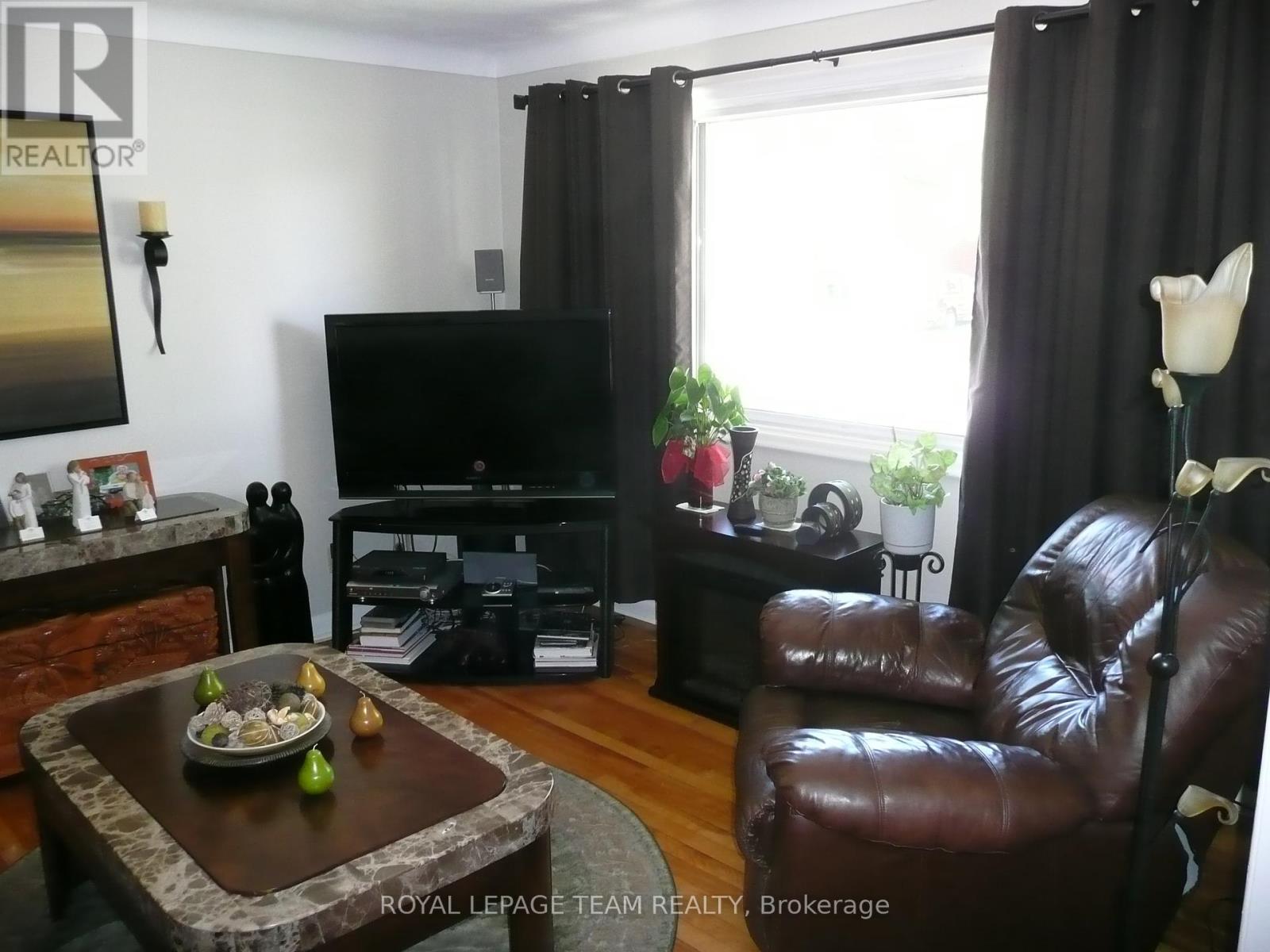 Property at 775 TROJAN AVENUE image 3