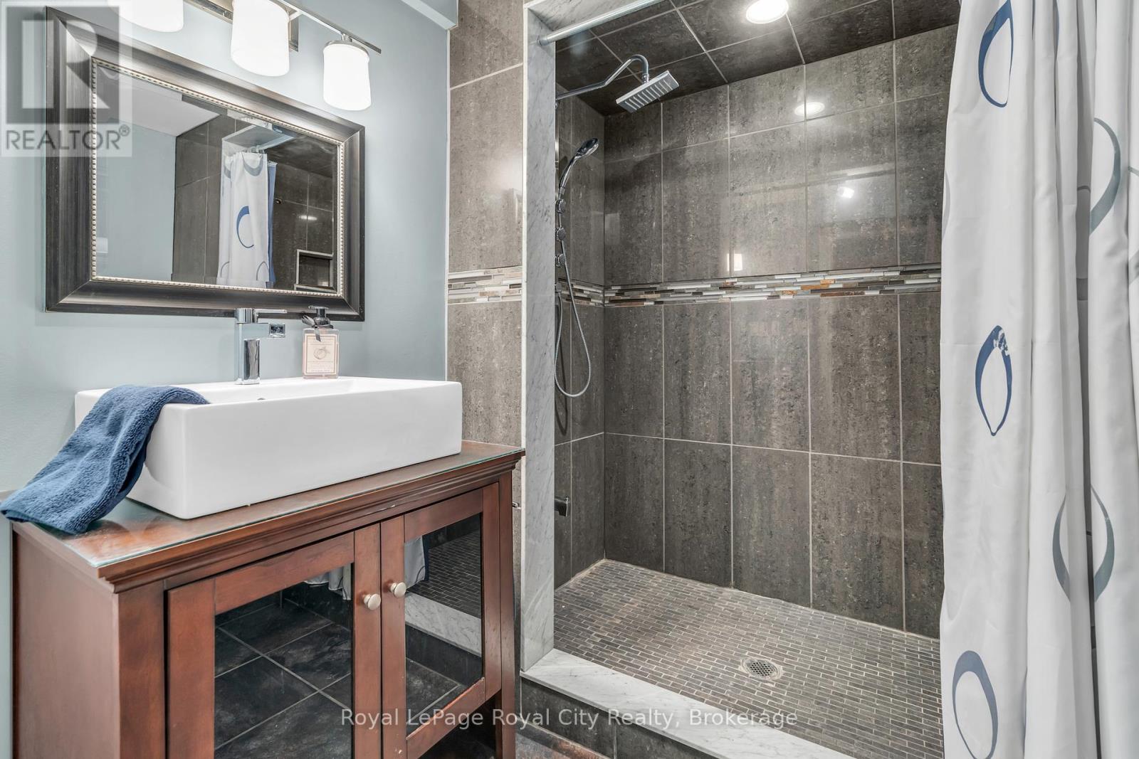 1548 Troika Court, Mississauga, Ontario  L5J 4C4 - Photo 40 - W12273690