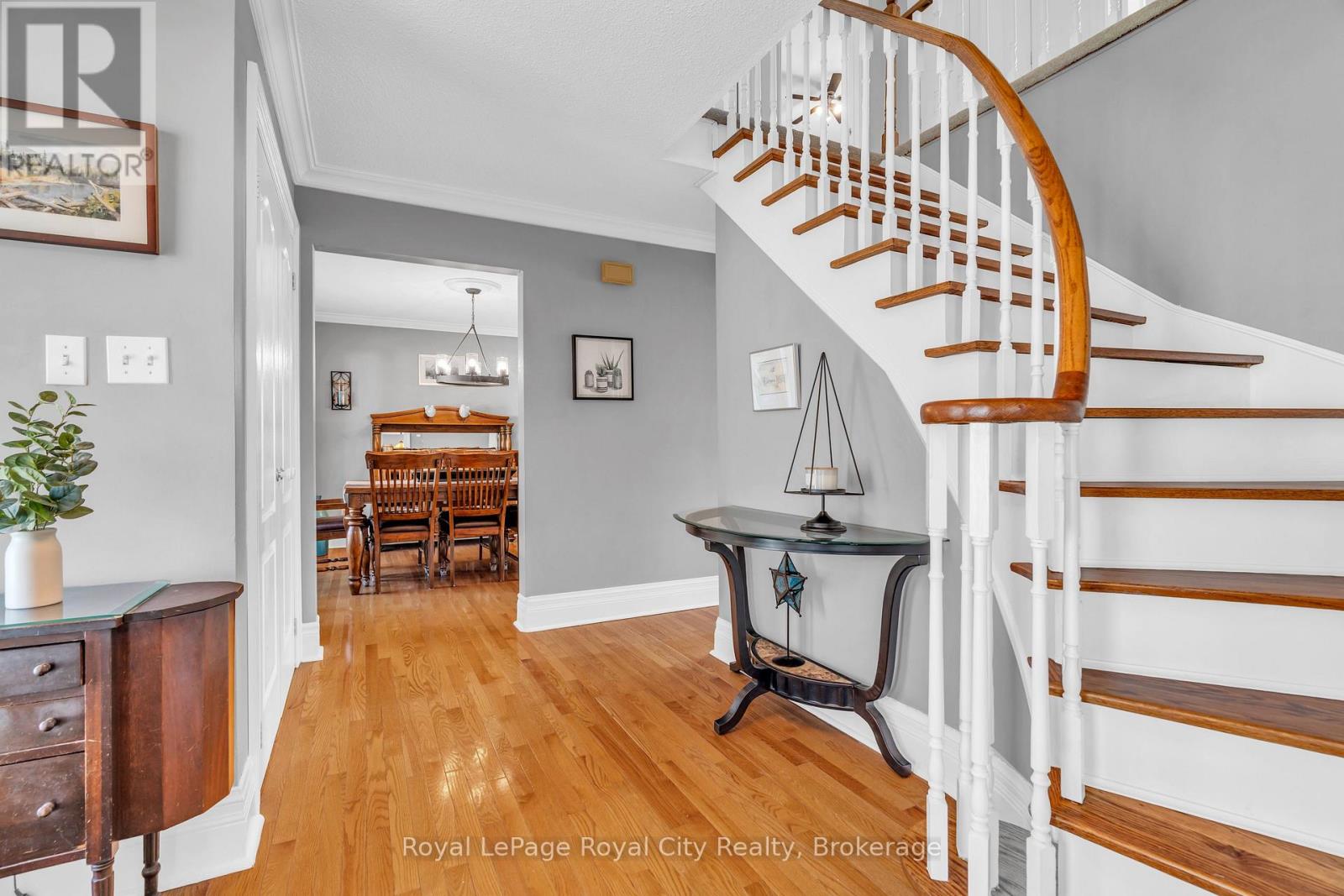 1548 Troika Court, Mississauga, Ontario  L5J 4C4 - Photo 7 - W12273690