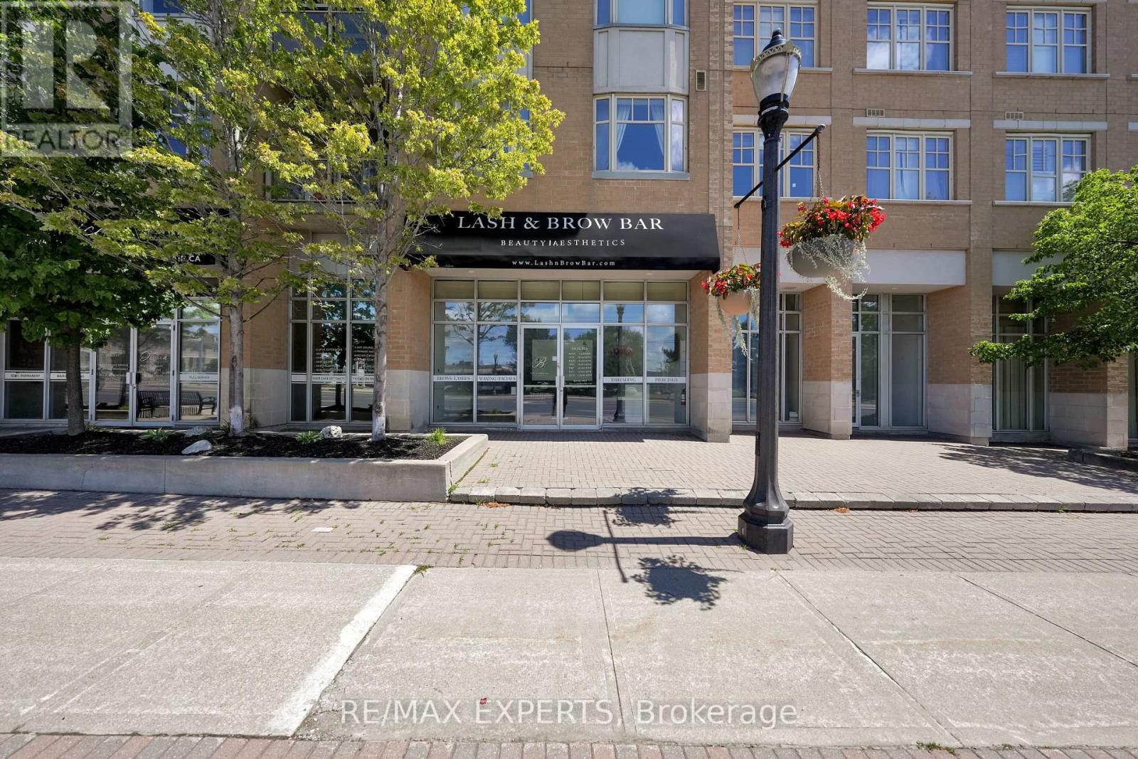 118 - 10211 Keele Street, Vaughan, Ontario  L6A 3Y9 - Photo 2 - N12298947