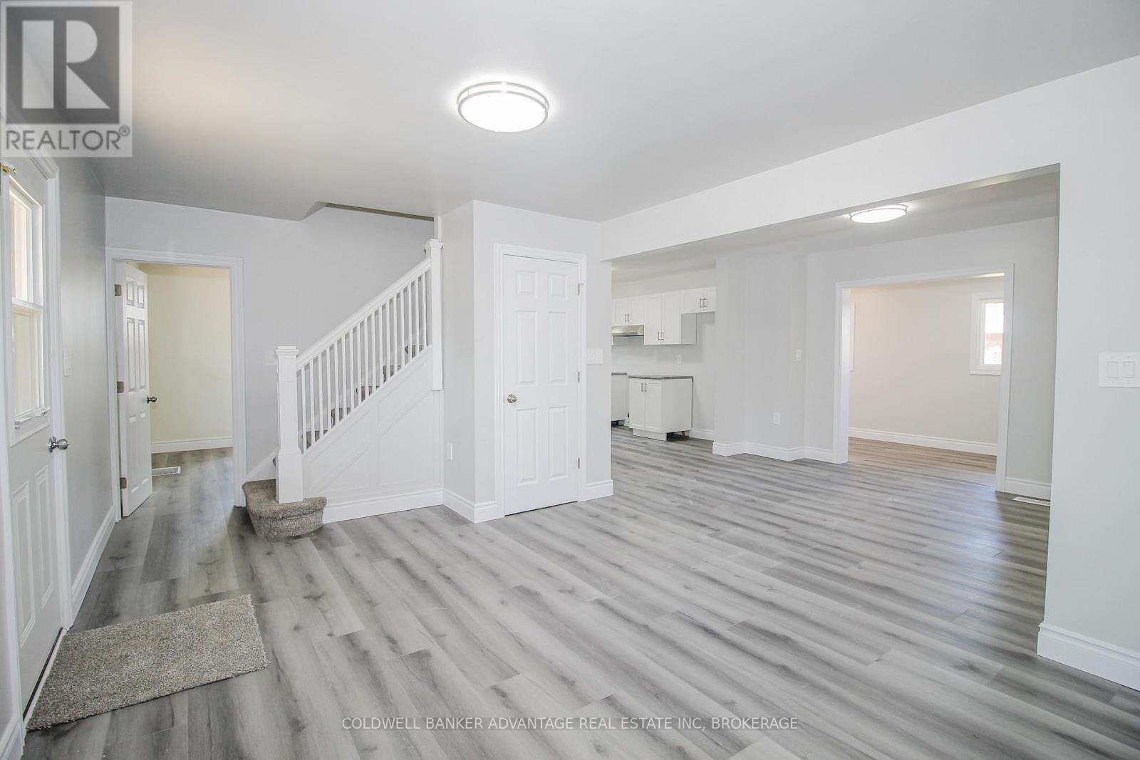 378 Thorold Road, Welland (N. Welland), Ontario  L3C 3W6 - Photo 12 - X12298963