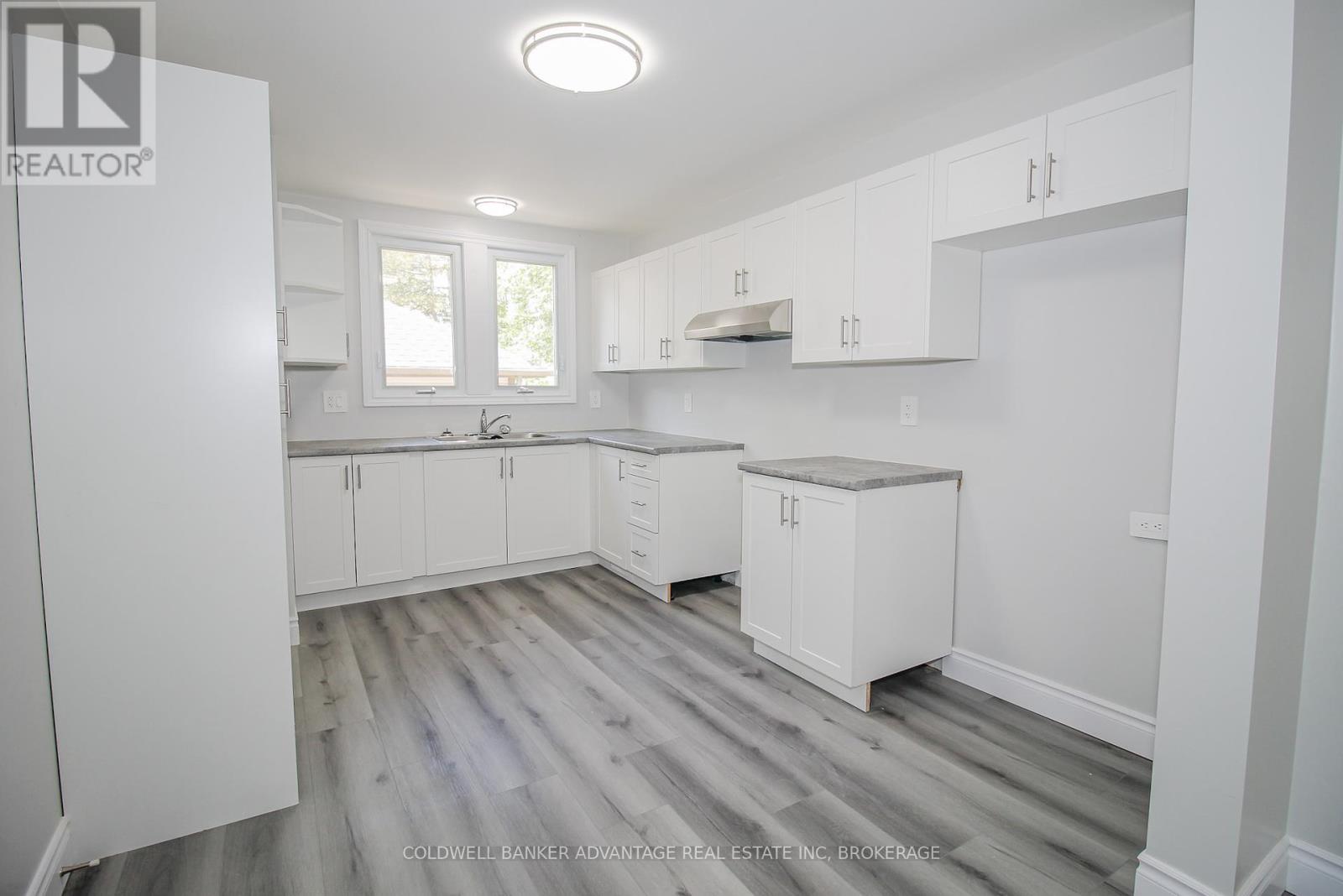 378 Thorold Road, Welland (N. Welland), Ontario  L3C 3W6 - Photo 15 - X12298963