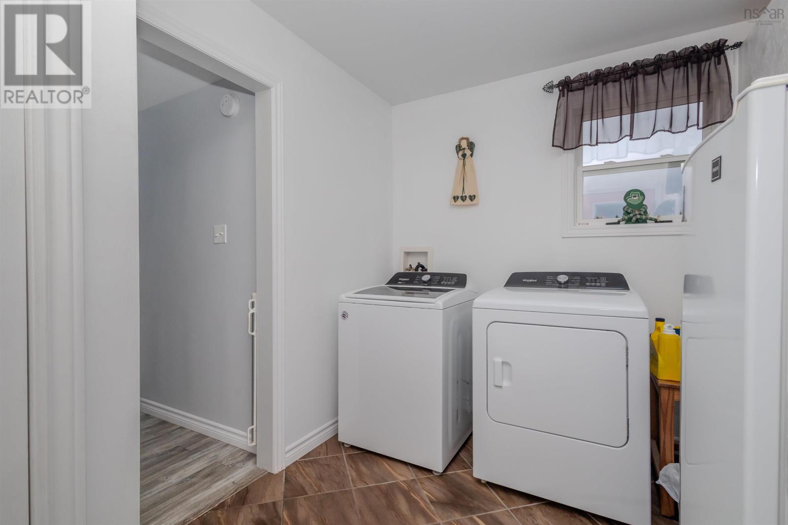 27 Erinmore Drive, Sydney, Nova Scotia  B1M 1A7 - Photo 14 - 202518283