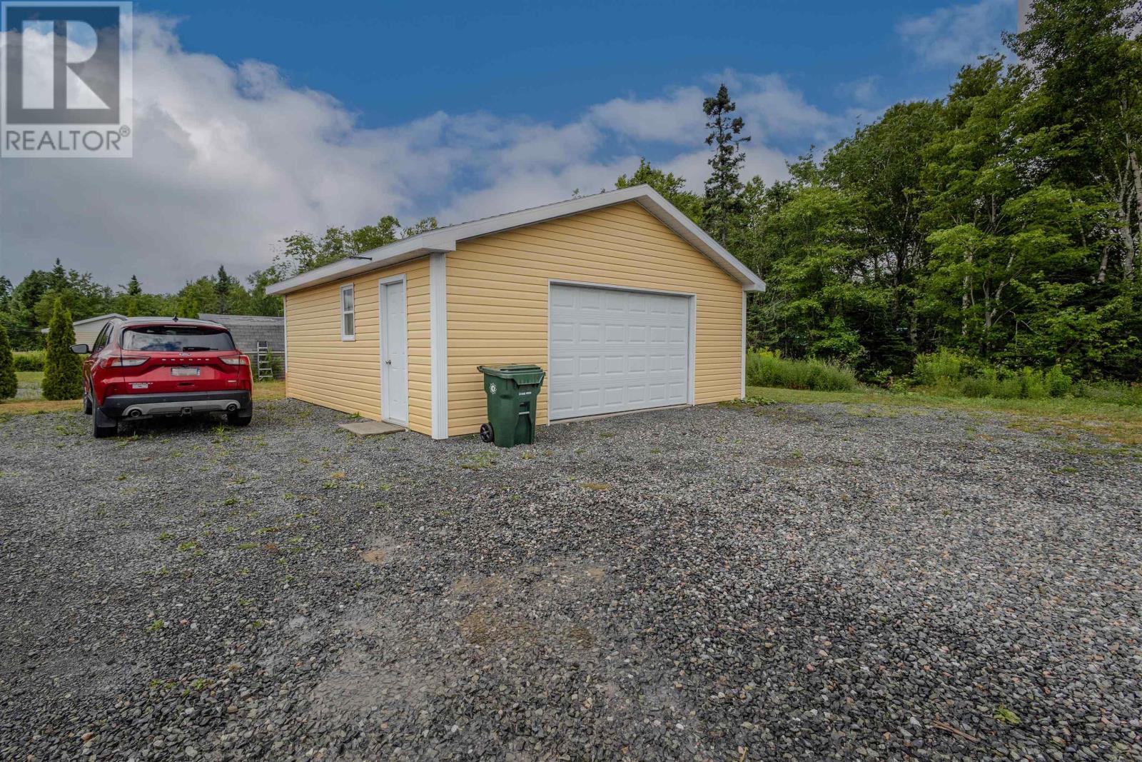 27 Erinmore Drive, Sydney, Nova Scotia  B1M 1A7 - Photo 4 - 202518283