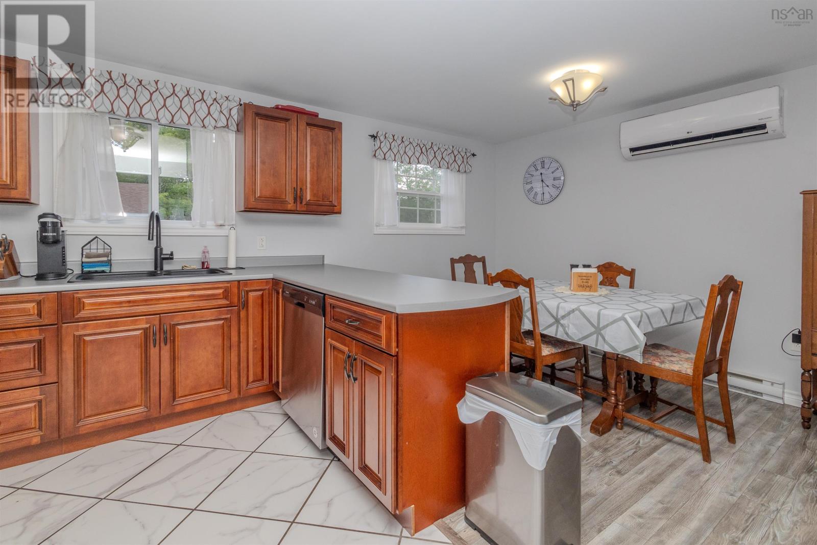 27 Erinmore Drive, Sydney, Nova Scotia  B1M 1A7 - Photo 6 - 202518283
