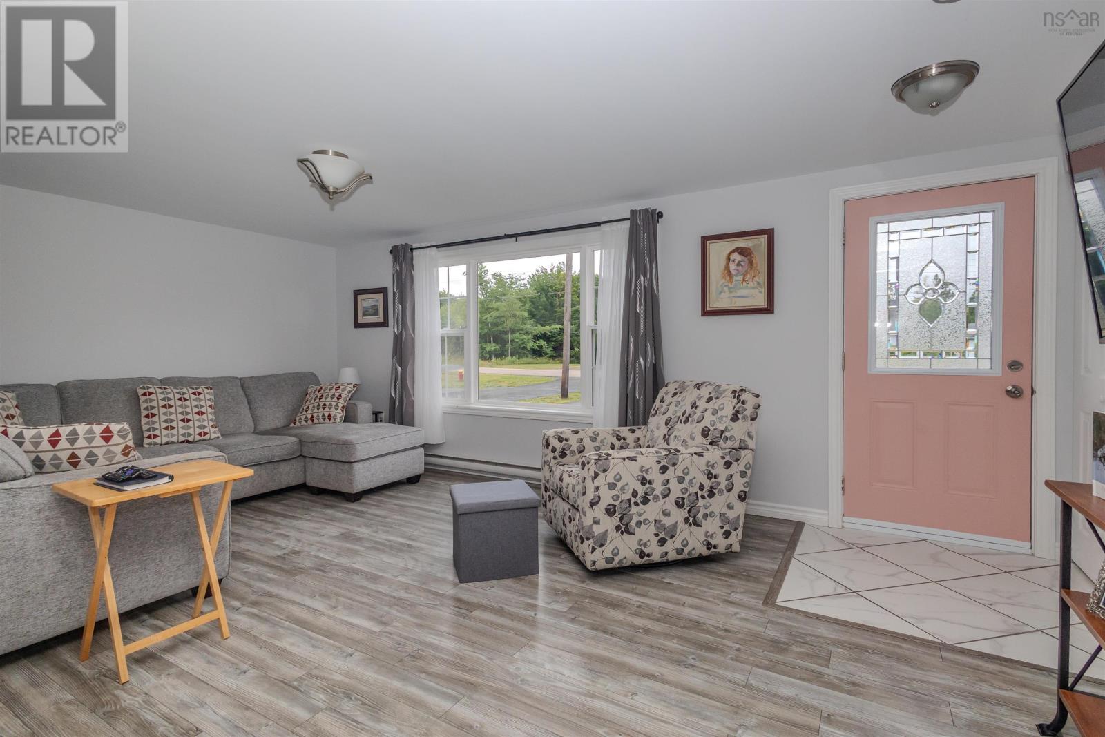 27 Erinmore Drive, Sydney, Nova Scotia  B1M 1A7 - Photo 8 - 202518283