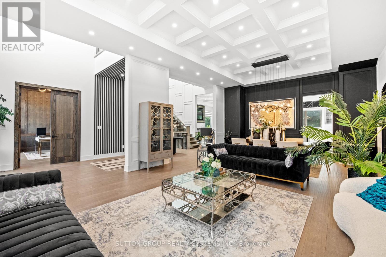 334 Third Line, Oakville, Ontario  L6L 4A4 - Photo 10 - W12296723