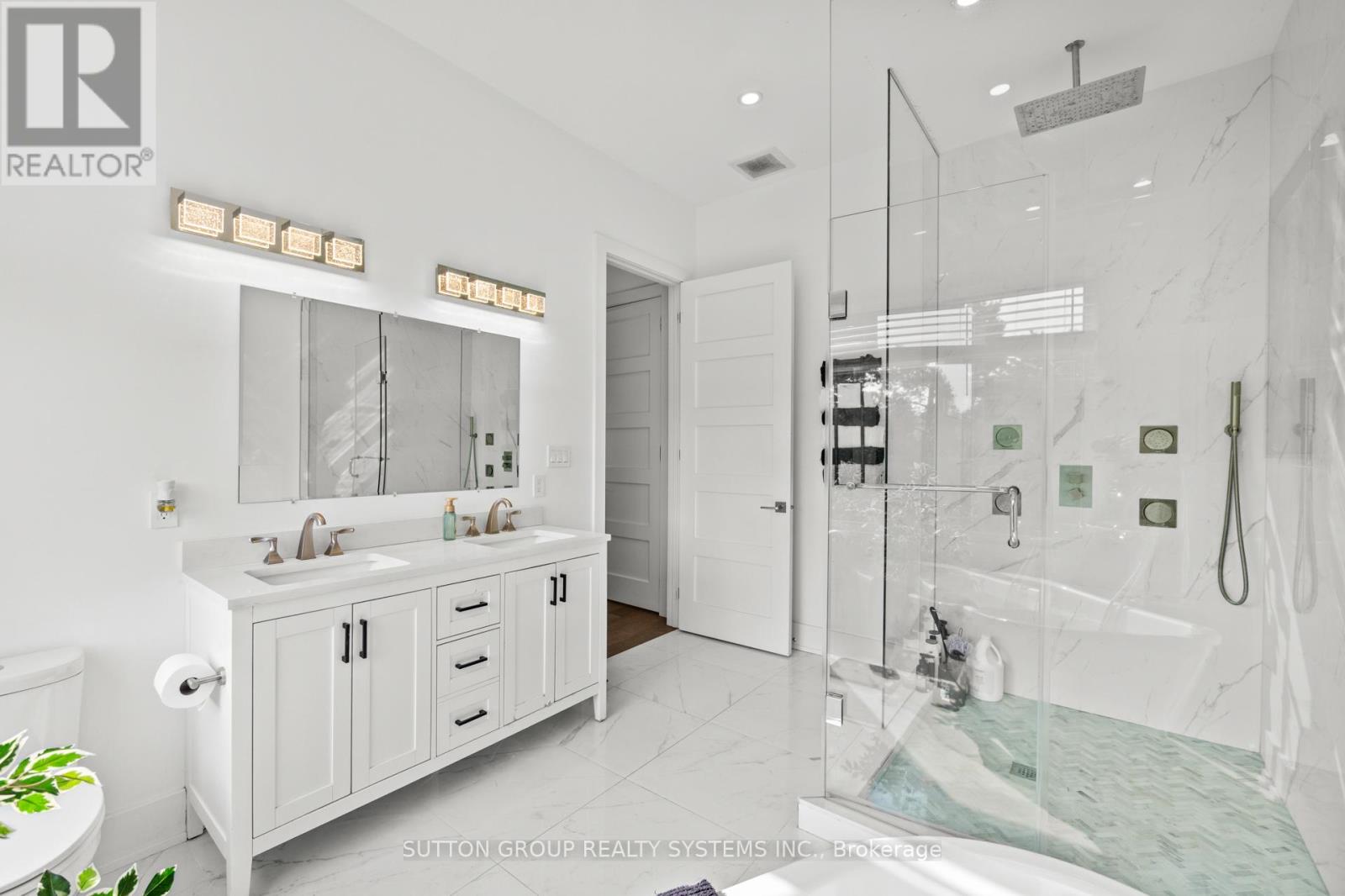 334 Third Line, Oakville, Ontario  L6L 4A4 - Photo 31 - W12296723