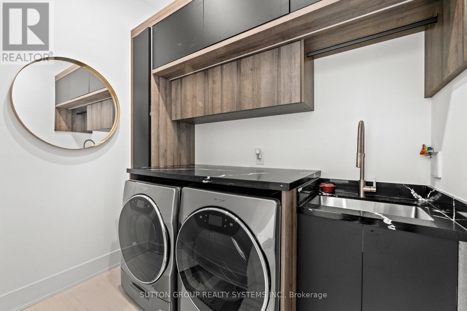 334 Third Line, Oakville, Ontario  L6L 4A4 - Photo 37 - W12296723