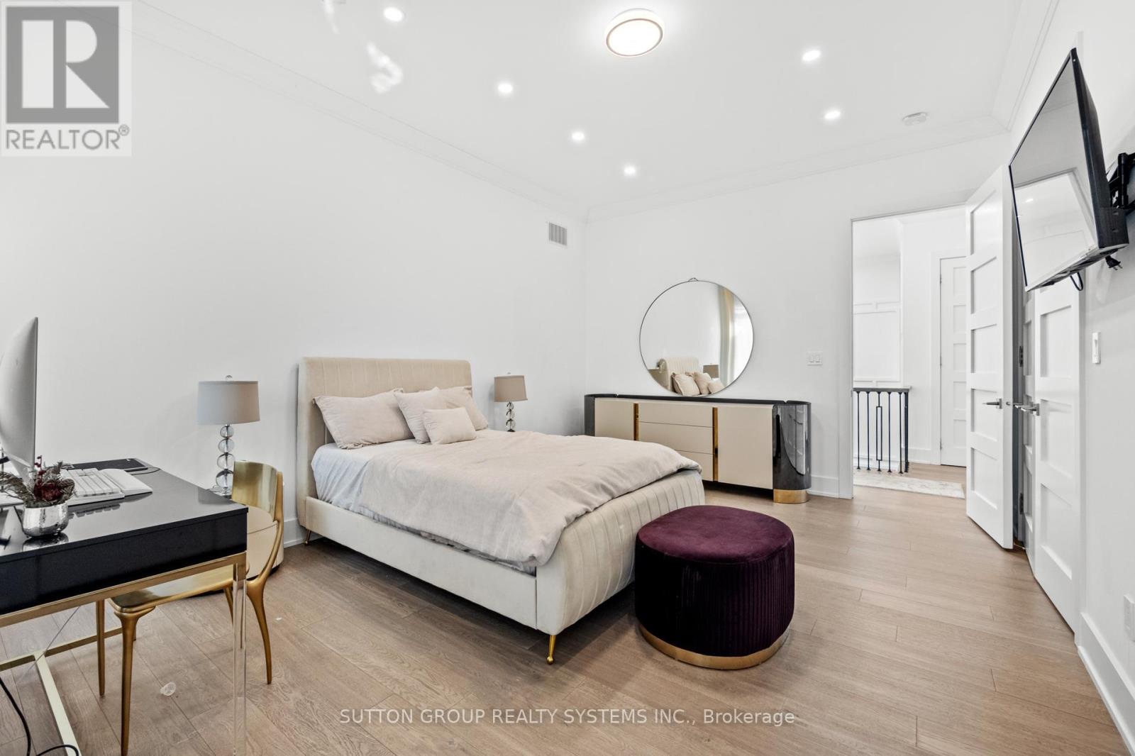 334 Third Line, Oakville, Ontario  L6L 4A4 - Photo 33 - W12296723