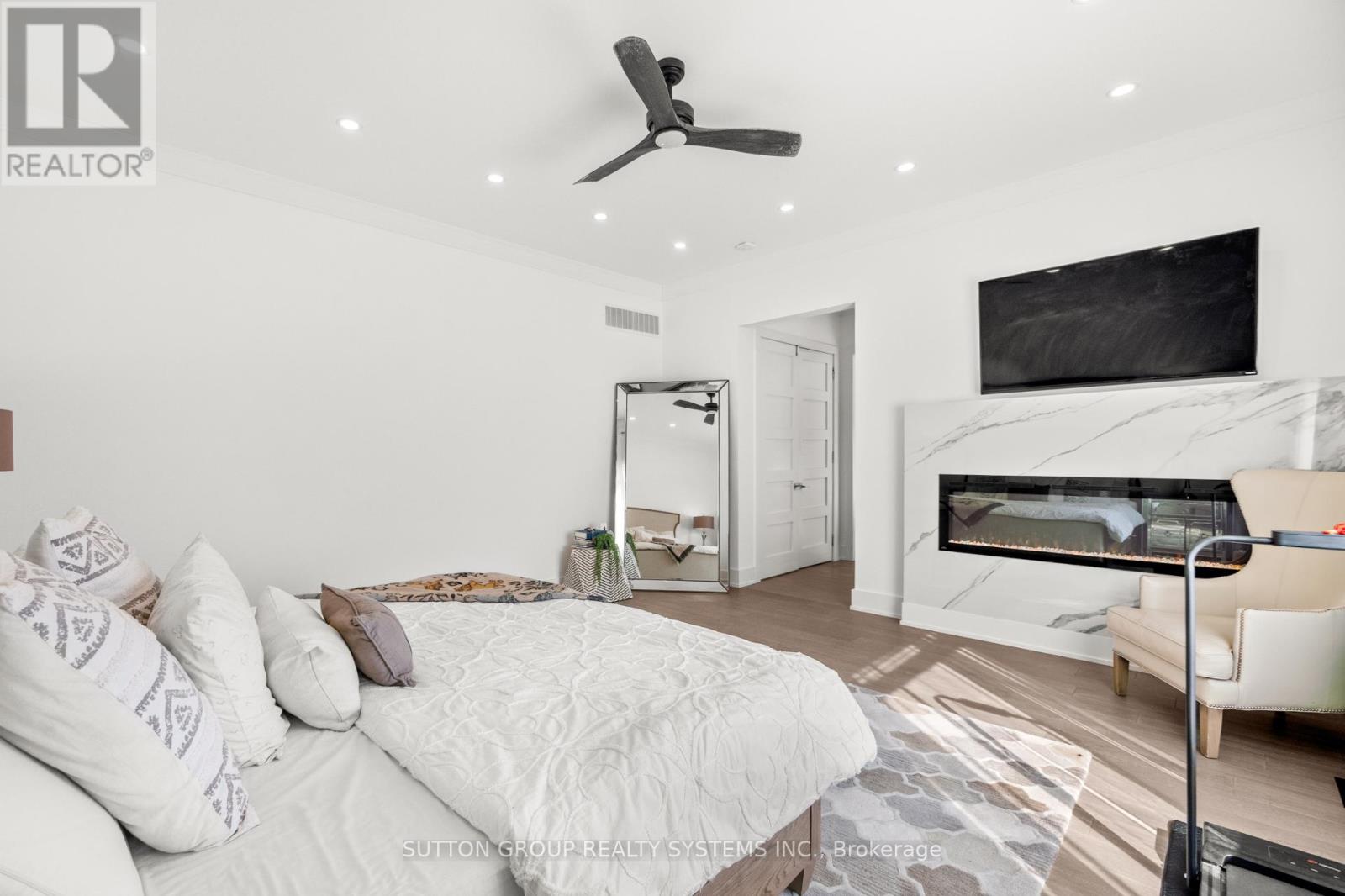 334 Third Line, Oakville, Ontario  L6L 4A4 - Photo 30 - W12296723