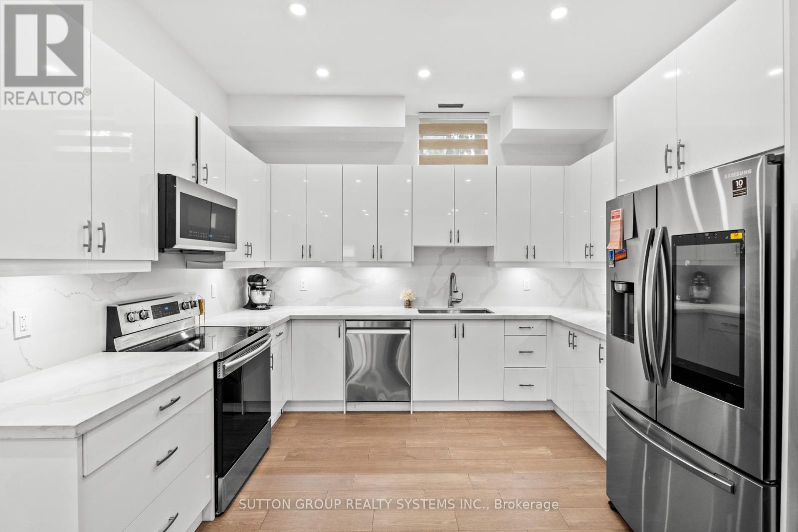 334 Third Line, Oakville, Ontario  L6L 4A4 - Photo 40 - W12296723