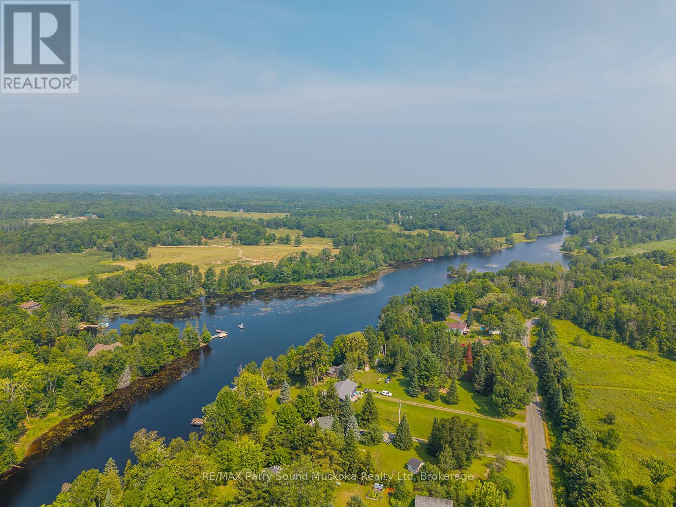 86 Lakeside Crescent, Mckellar, Ontario  P2A 0B4 - Photo 2 - X12298972