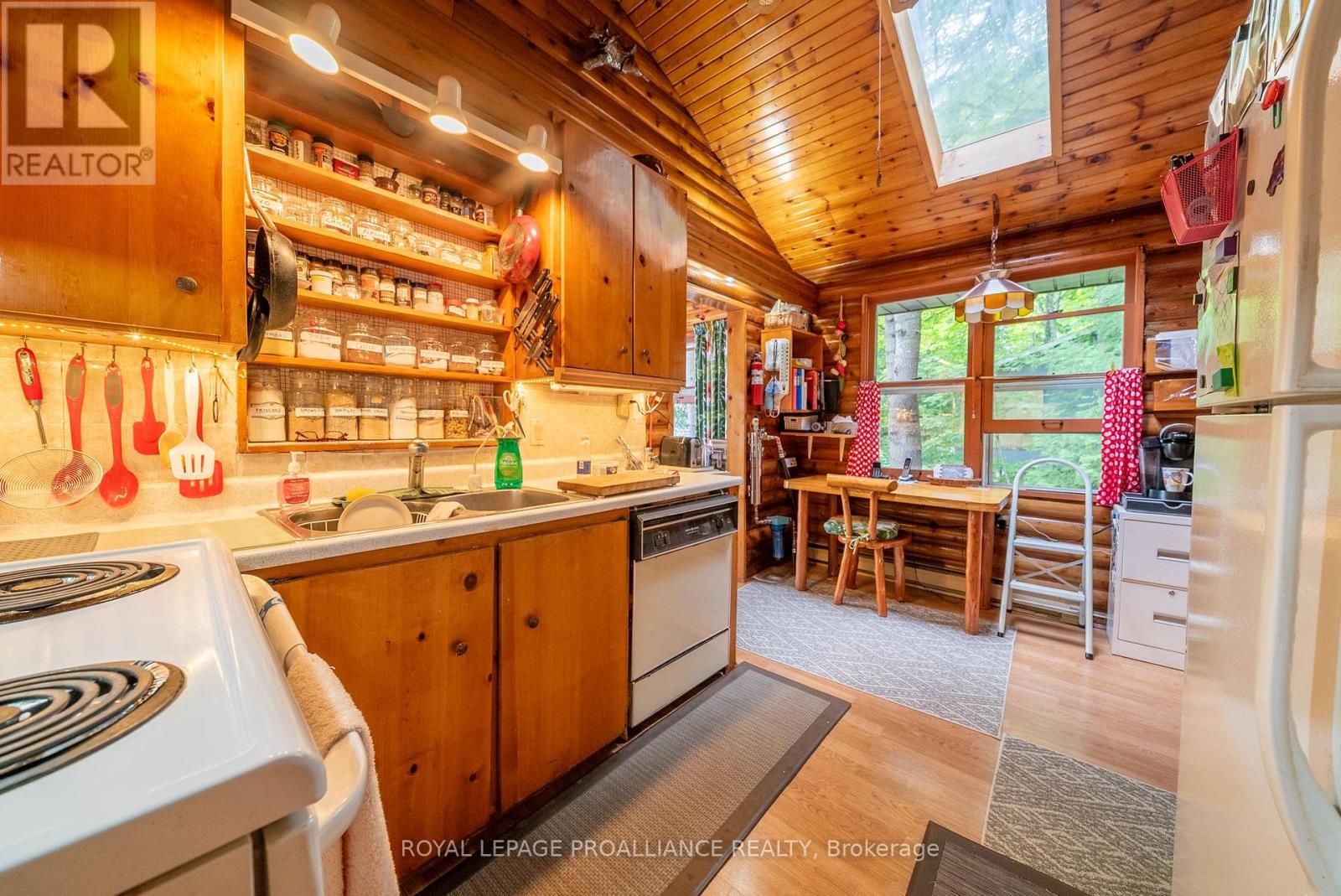 1346b S Mazinaw Heights Road, North Frontenac, Ontario  K0H 1K0 - Photo 17 - X12298967