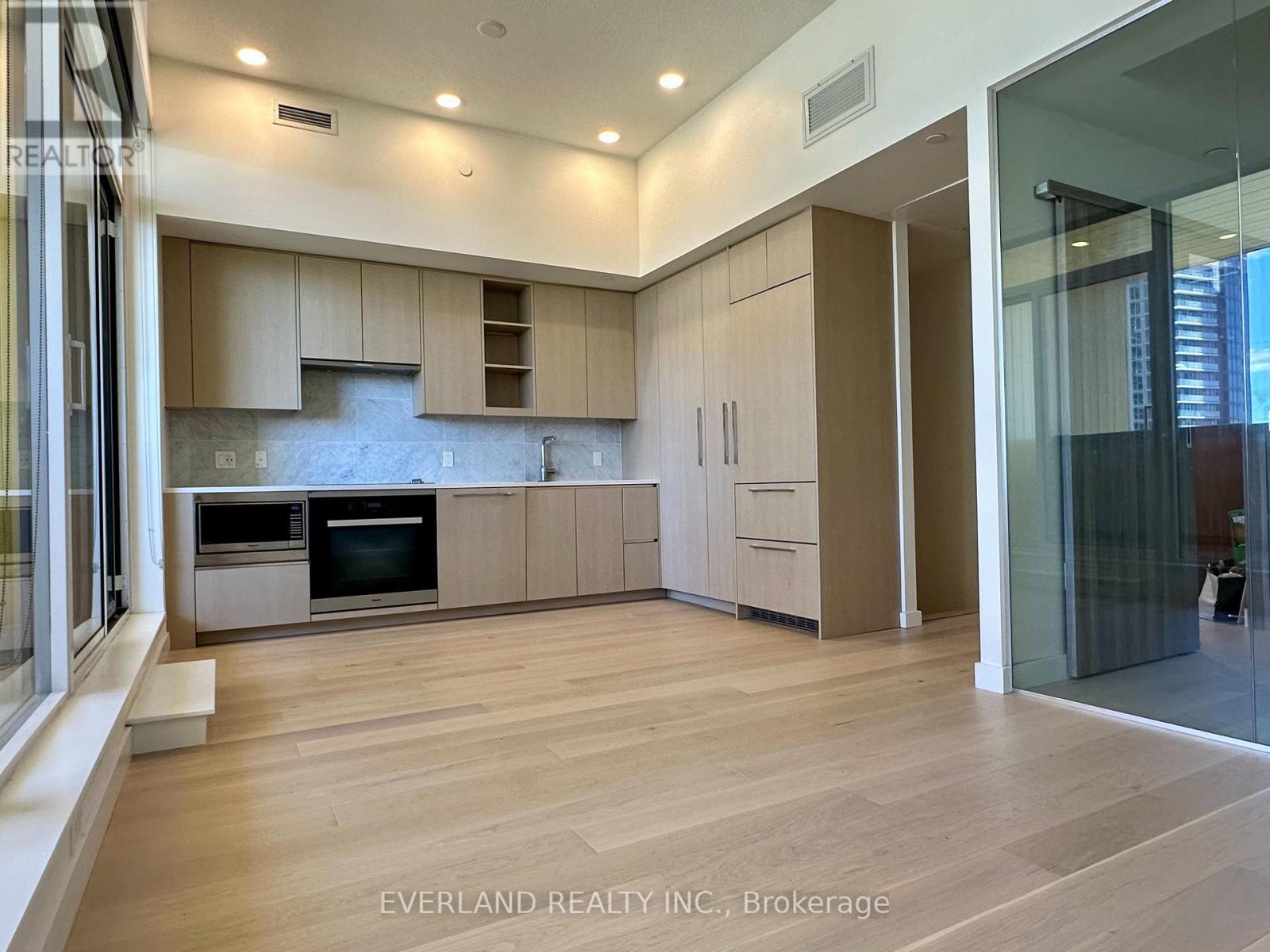 Property at TH509 - 95 MCMAHON DRIVE image 4