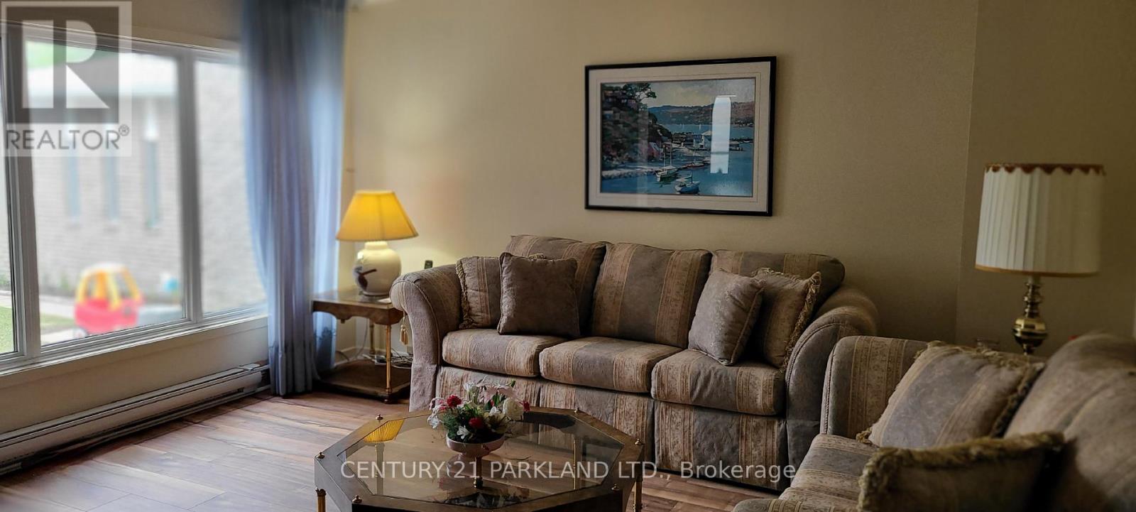 42 Antibes Drive, Toronto, Ontario  M2R 3K4 - Photo 8 - C12298425