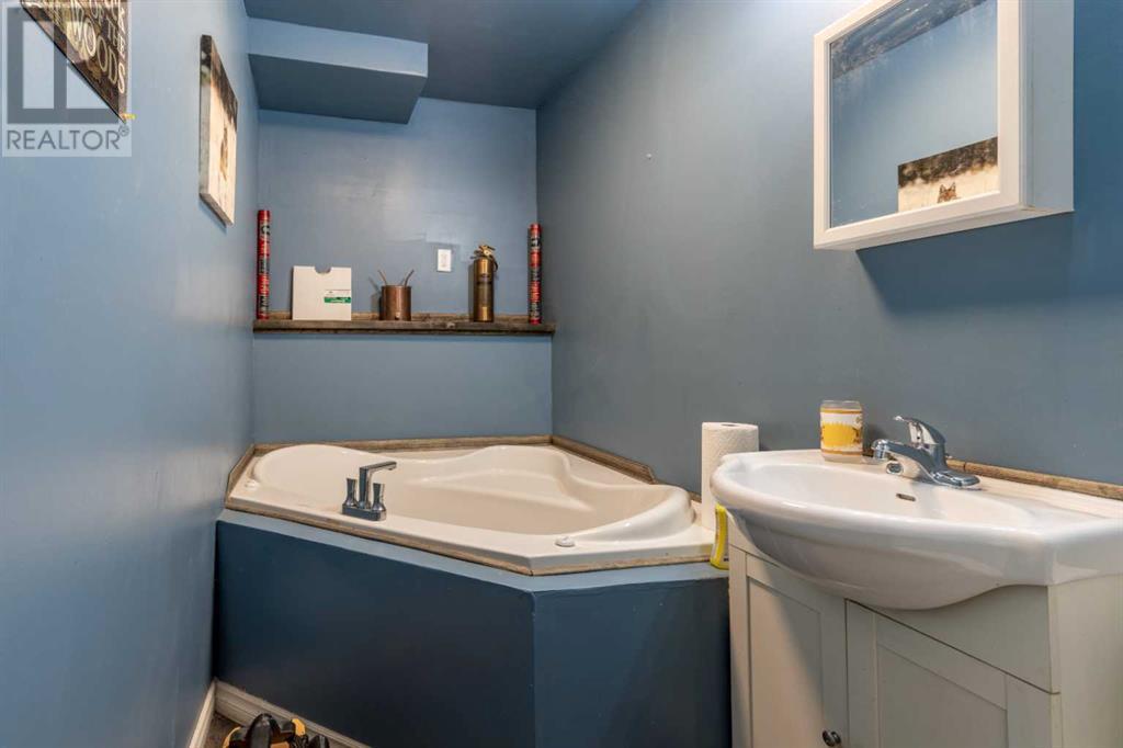 126 3 Street, Stirling, Alberta  T0K 2E0 - Photo 28 - A2186421