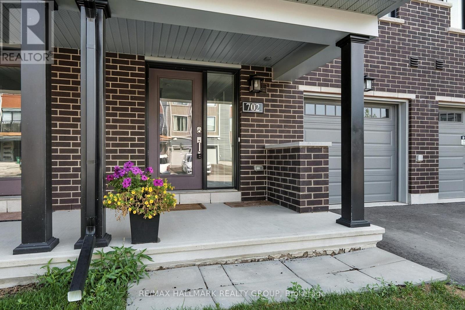 Property at 702 CONFLUENCE WALK image 2