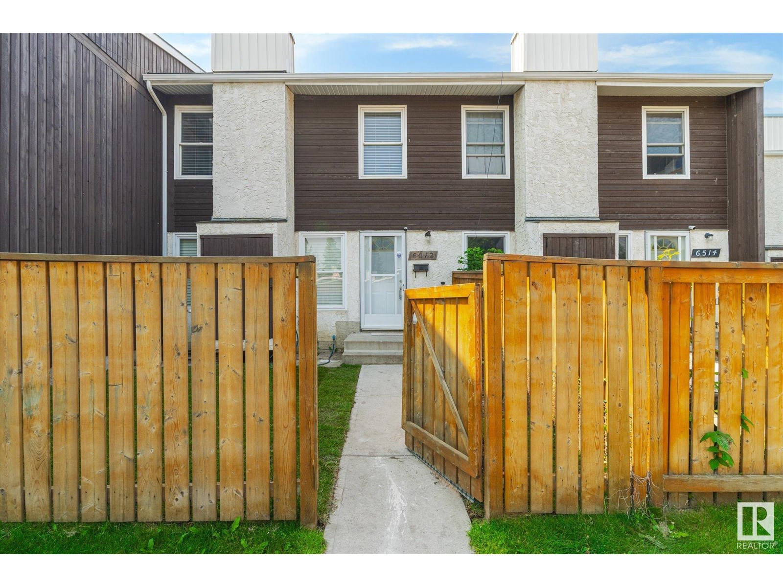 Property at 6512 184 ST NW image 2