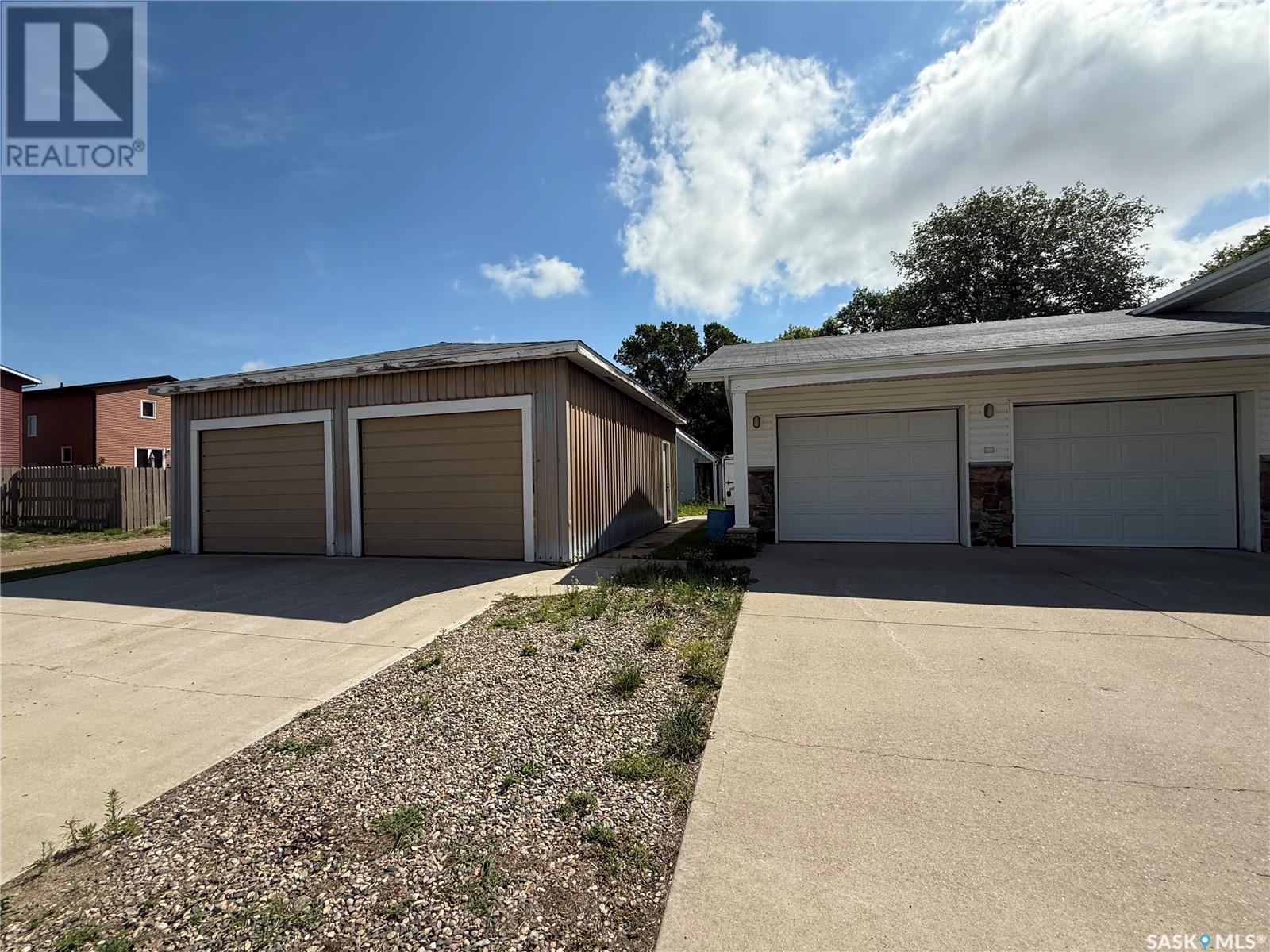 Property at 633 Henry STREET image 5
