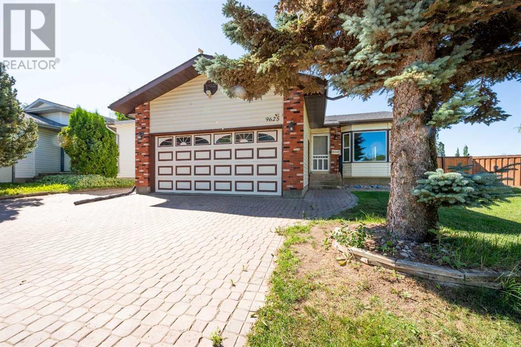 Property at 9625 64 Avenue image 2