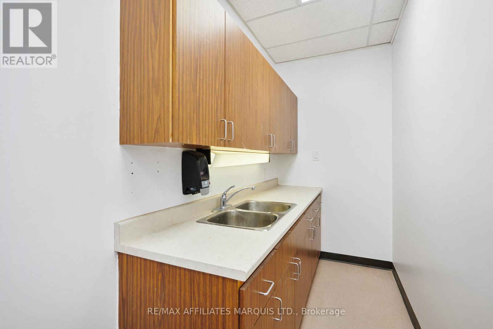 Upstairs/office Room 1 - 41 Second Street W, Cornwall, Ontario  K6J 1G3 - Photo 30 - X12299042