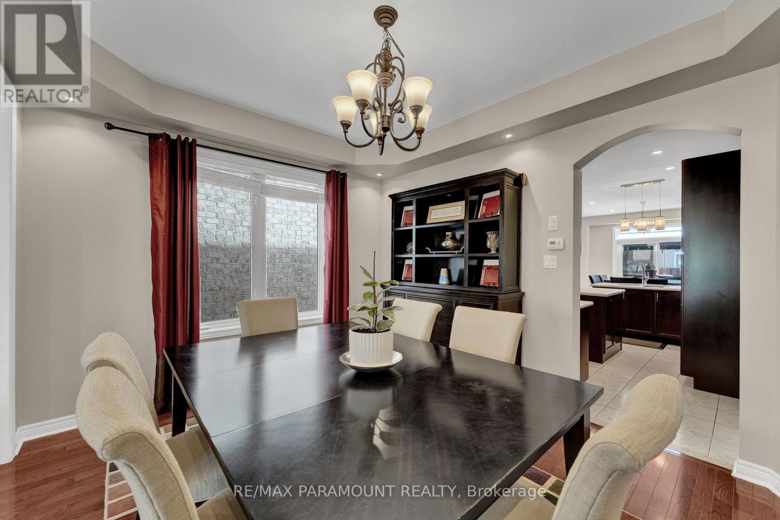 8 Eaglelanding Drive, Brampton, Ontario  L6P 2T7 - Photo 10 - W12299026