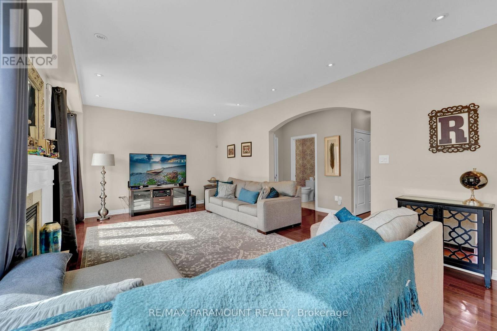 8 Eaglelanding Drive, Brampton, Ontario  L6P 2T7 - Photo 19 - W12299026