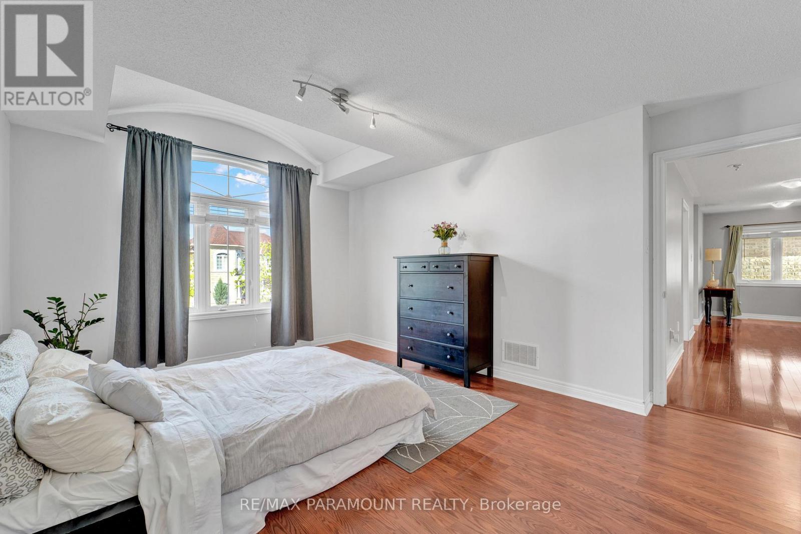 8 Eaglelanding Drive, Brampton, Ontario  L6P 2T7 - Photo 24 - W12299026