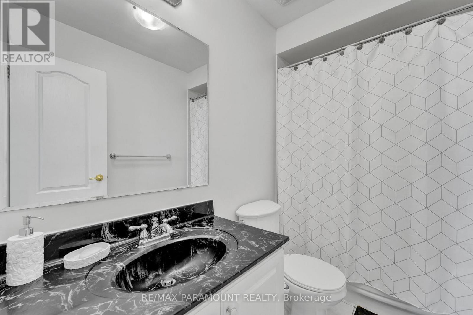 8 Eaglelanding Drive, Brampton, Ontario  L6P 2T7 - Photo 25 - W12299026