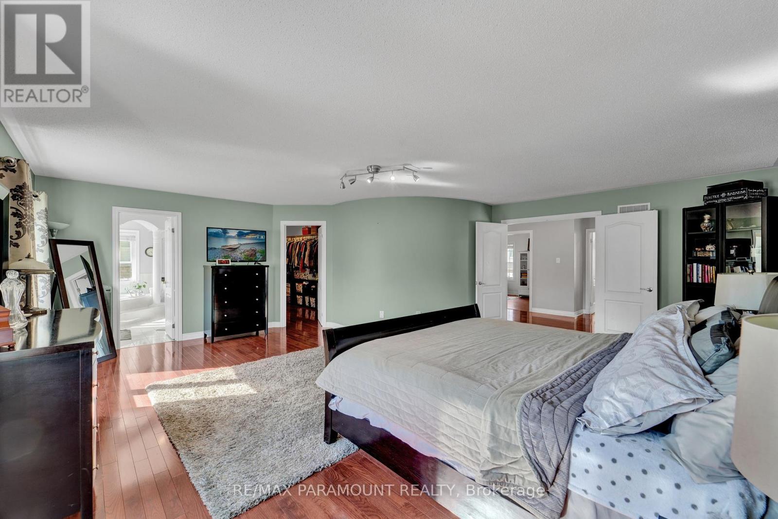 8 Eaglelanding Drive, Brampton, Ontario  L6P 2T7 - Photo 33 - W12299026