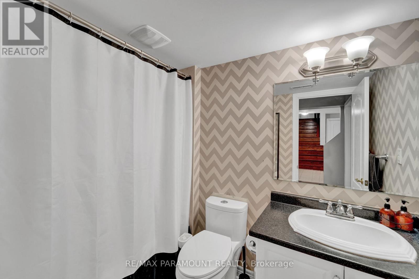 8 Eaglelanding Drive, Brampton, Ontario  L6P 2T7 - Photo 38 - W12299026
