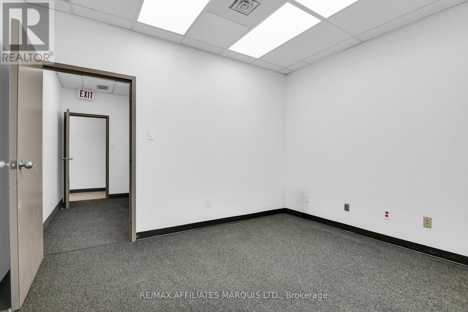 Upstairs/office Room 2 - 41 Second Street W, Cornwall, Ontario  K6J 1G3 - Photo 15 - X12299043