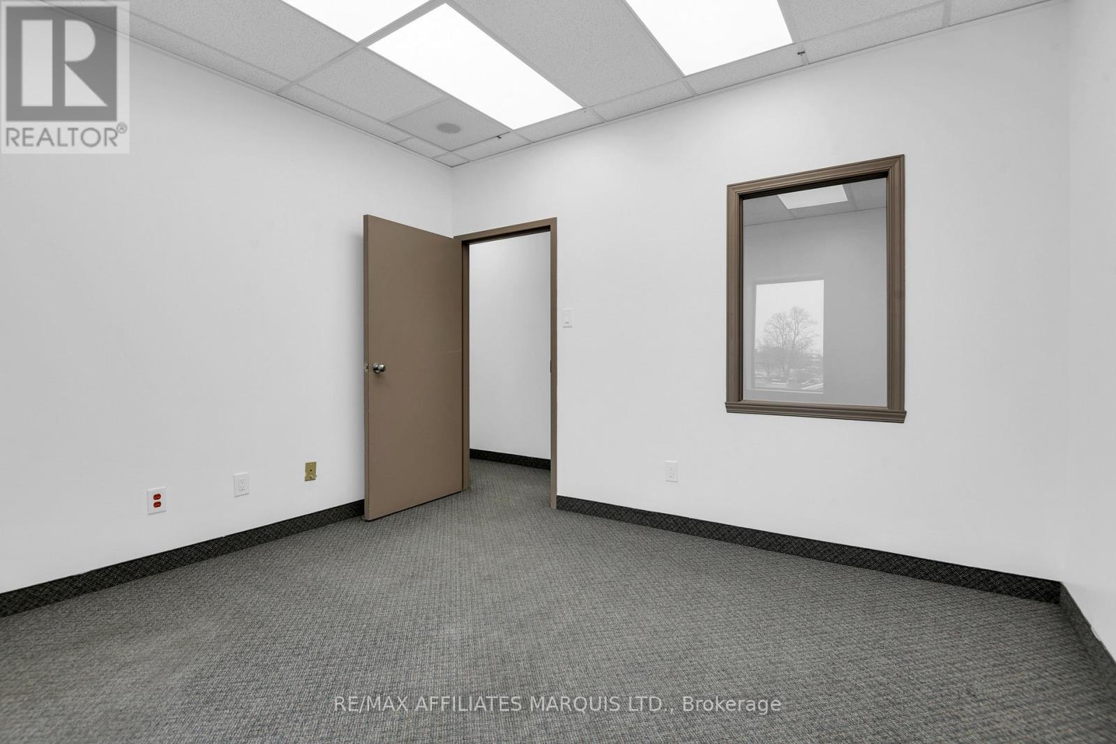 Upstairs/office Room 5 - 41 Second Street W, Cornwall, Ontario  K6J 1G3 - Photo 17 - X12299047