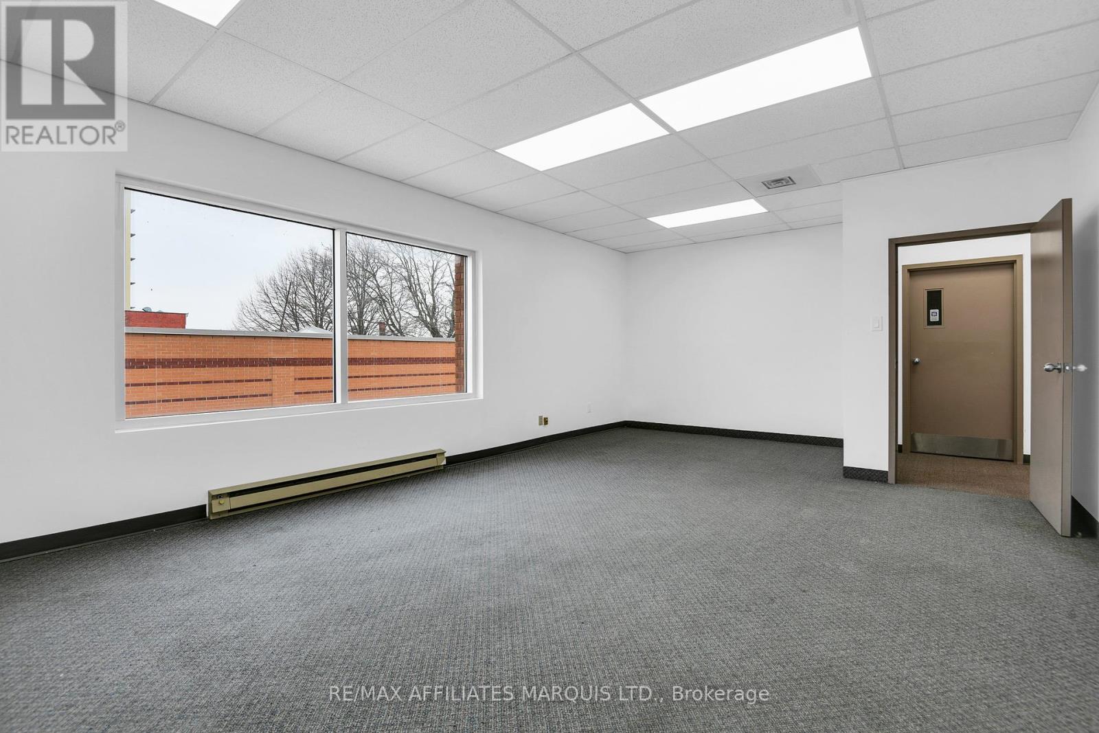Upstairs/office Room 6 - 41 Second Street W, Cornwall, Ontario  K6J 1G3 - Photo 11 - X12299048