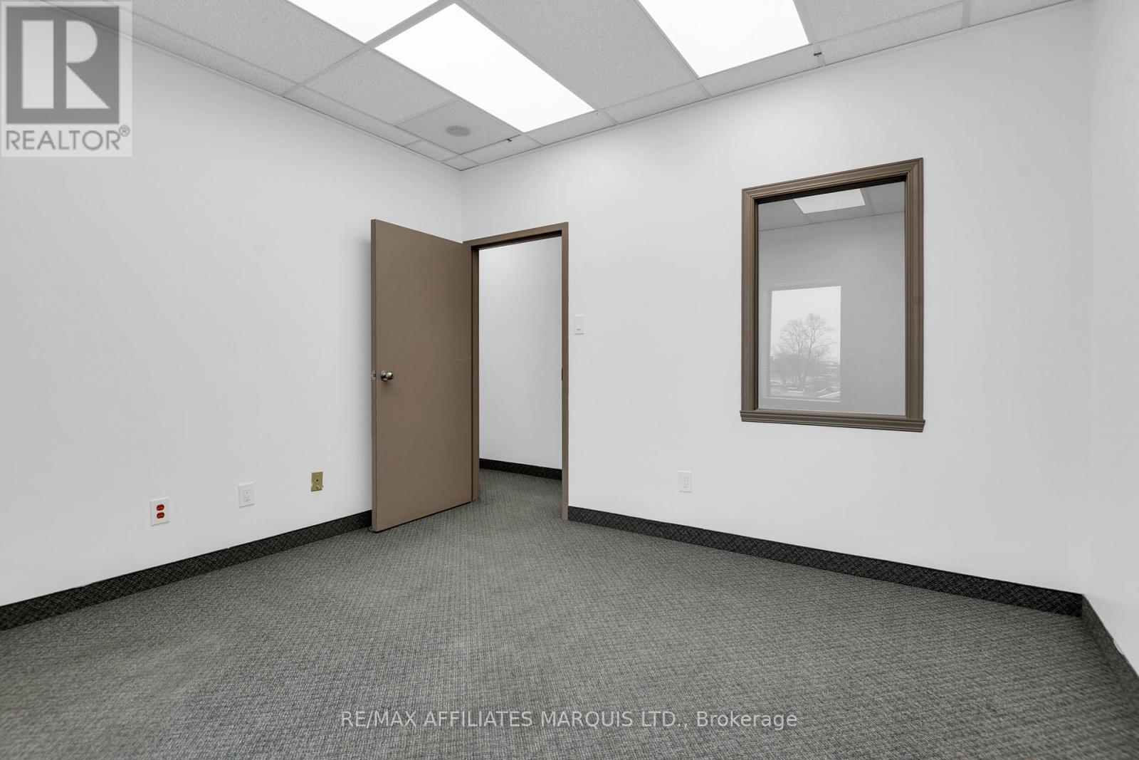 Upstairs/office Room 6 - 41 Second Street W, Cornwall, Ontario  K6J 1G3 - Photo 17 - X12299048