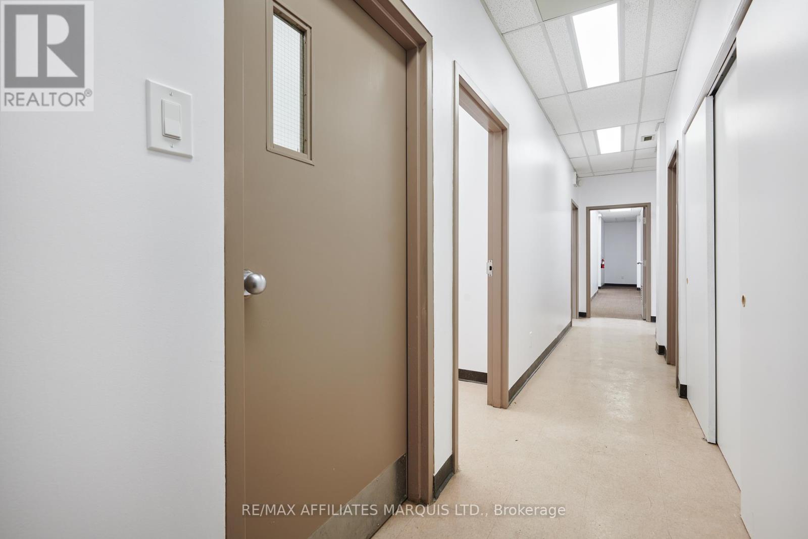 Upstairs/office Room 7 - 41 Second Street W, Cornwall, Ontario  K6J 1G3 - Photo 5 - X12299049