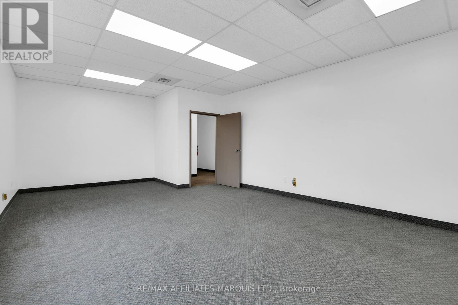 Upstairs/office Room 8 - 41 Second Street W, Cornwall, Ontario  K6J 1G3 - Photo 12 - X12299051