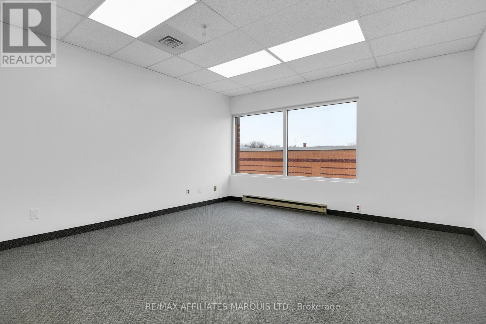 Upstairs/office Room 8 - 41 Second Street W, Cornwall, Ontario  K6J 1G3 - Photo 7 - X12299051