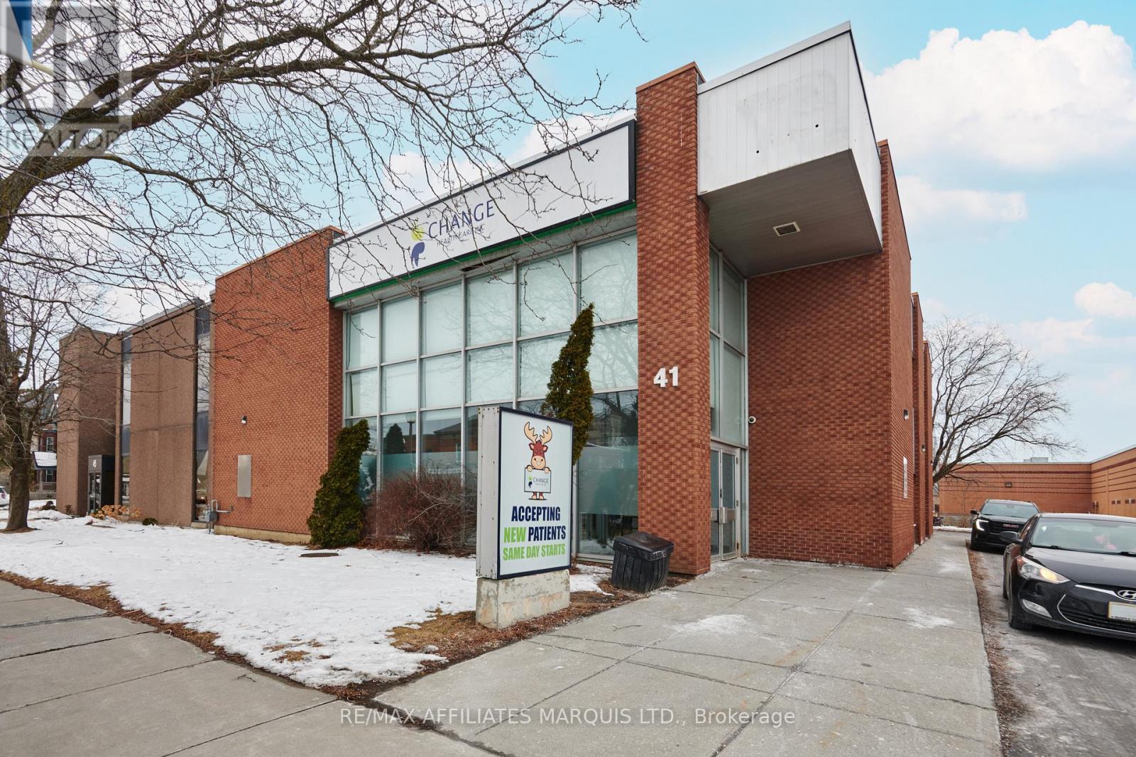 UPSTAIRS/OFFICE ROOM 9 - 41 SECOND STREET W, Cornwall, Ontario