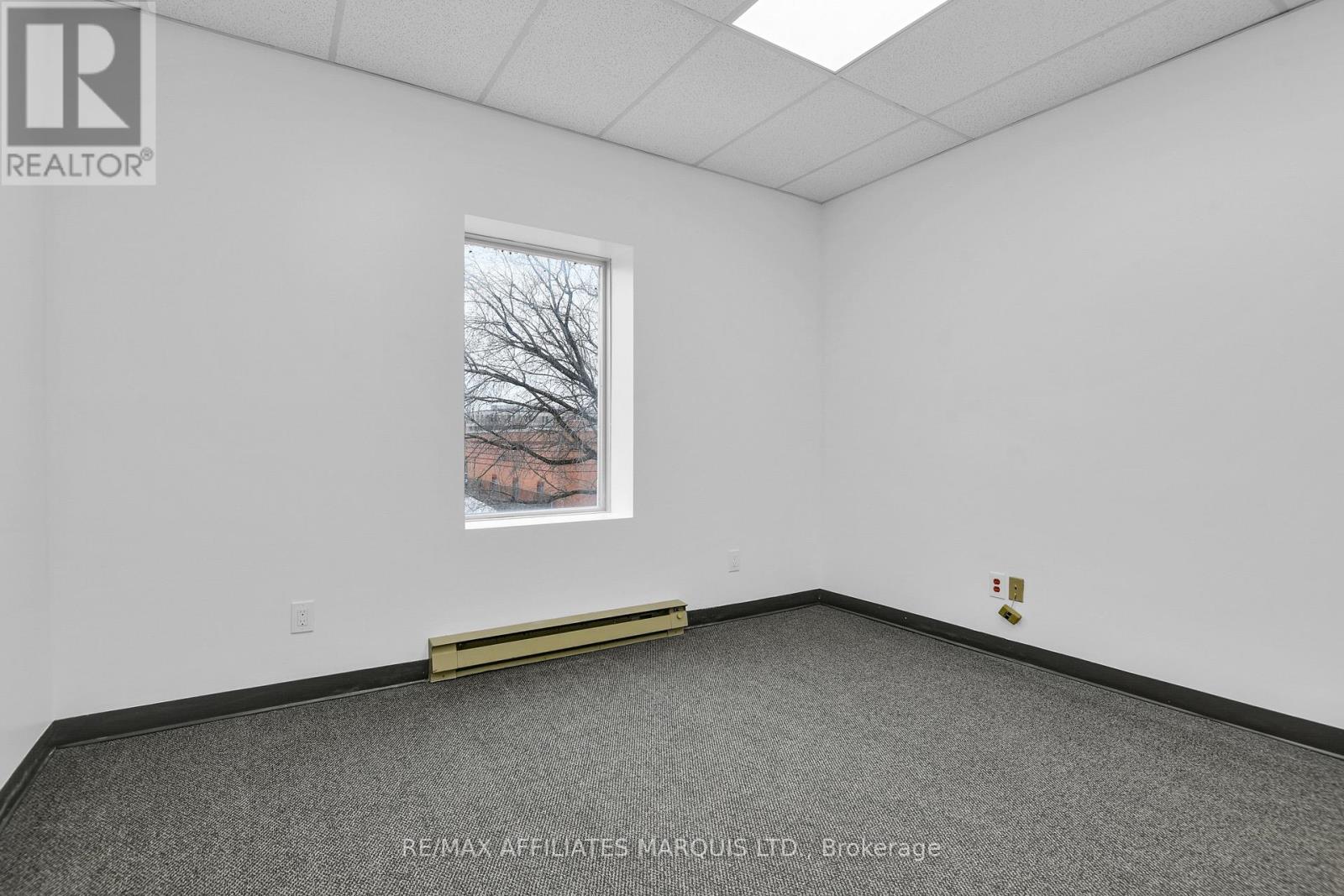 Upstairs/office Room 9 - 41 Second Street W, Cornwall, Ontario  K6J 1G3 - Photo 14 - X12299053
