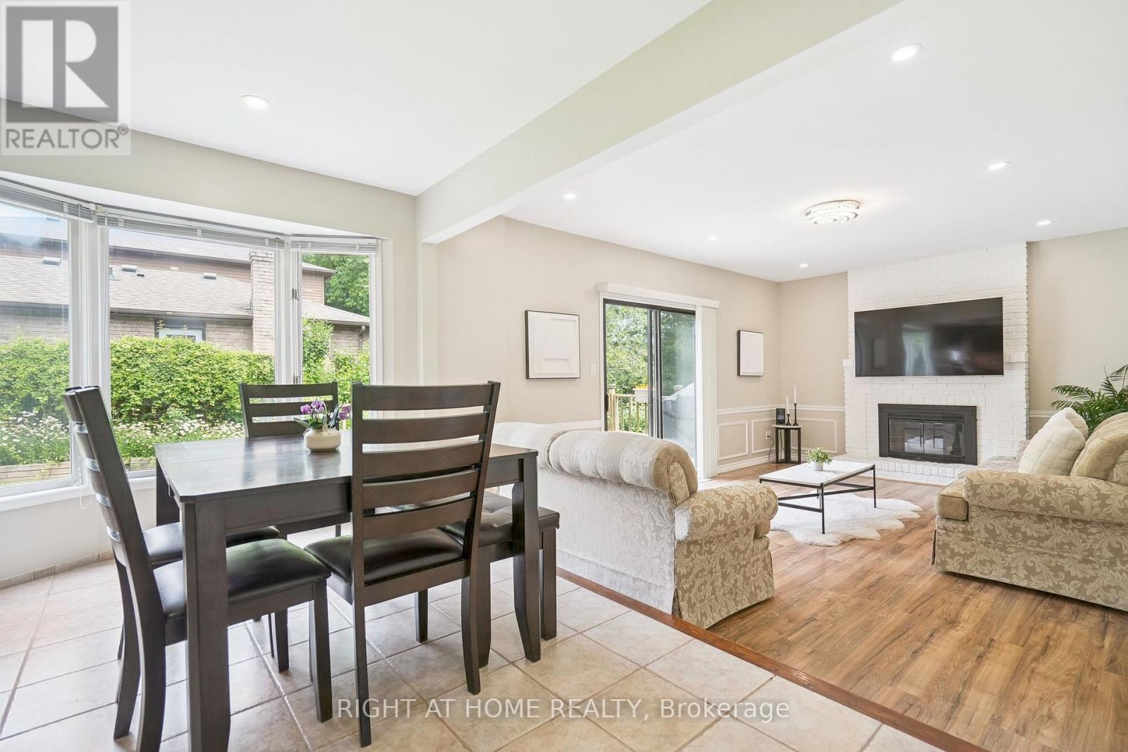 309 Amberly Boulevard, Hamilton (Ancaster), Ontario  L9G 4B6 - Photo 11 - X12299052
