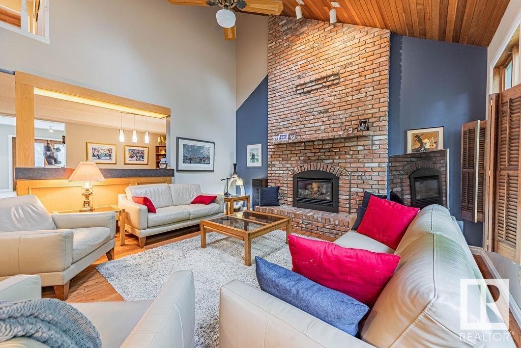 Property at 11132 65 ST NW image 3