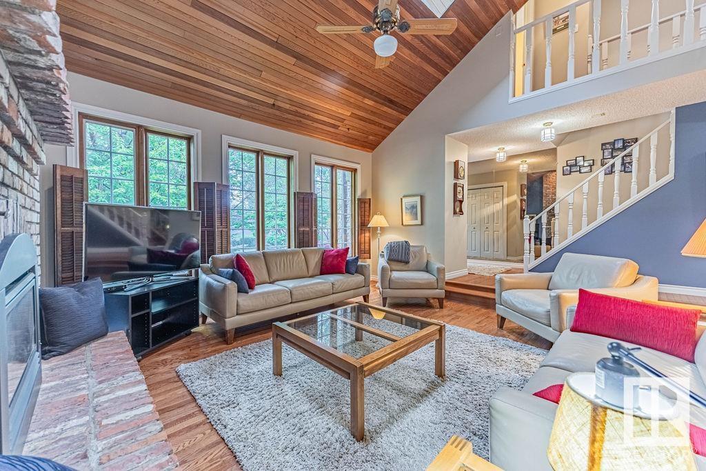Property at 11132 65 ST NW image 4
