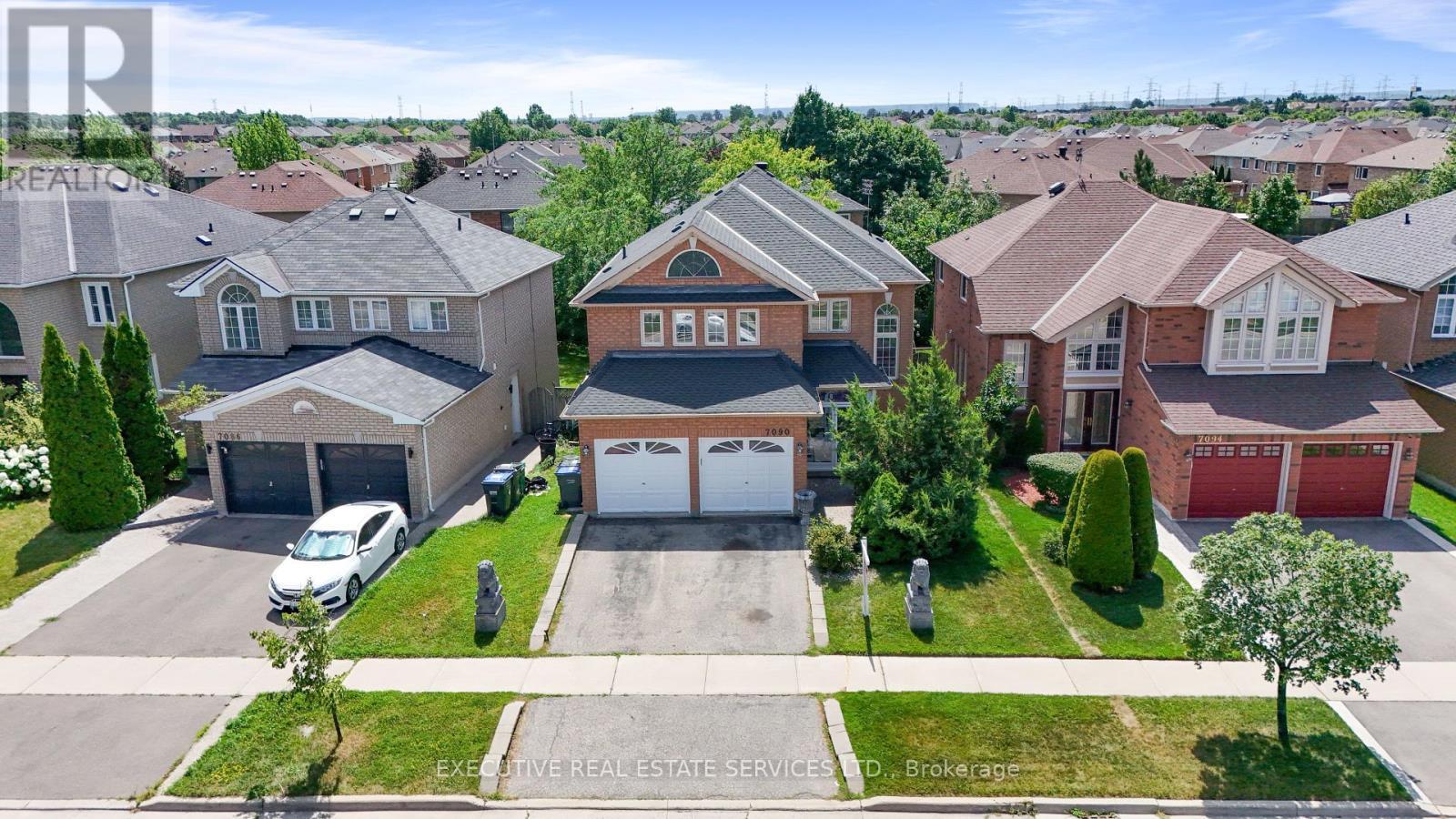 Property at 7090 TERRAGAR BOULEVARD image 4