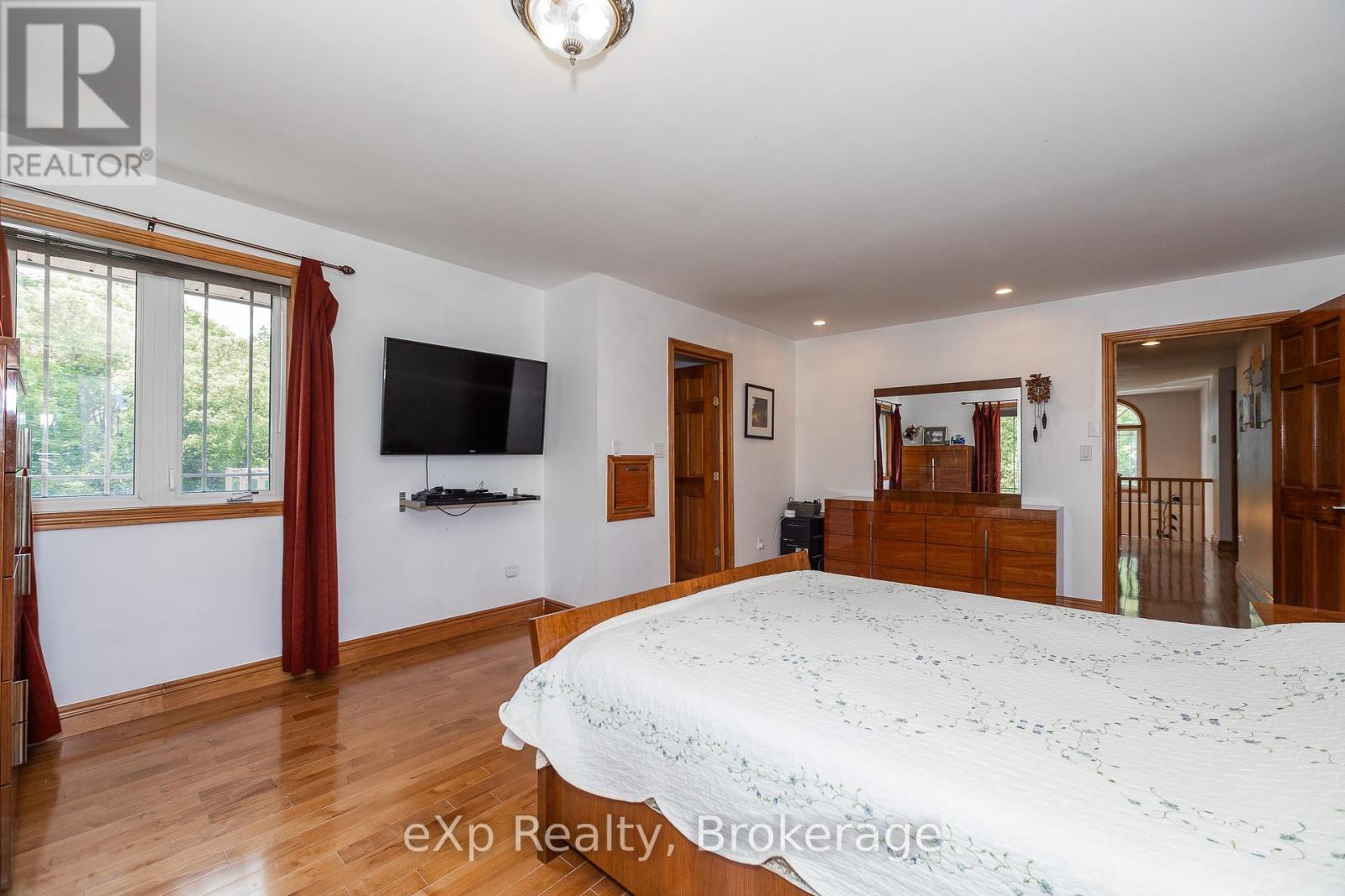 910 26th Street E, Owen Sound, Ontario  N4K 5N3 - Photo 20 - X12281731